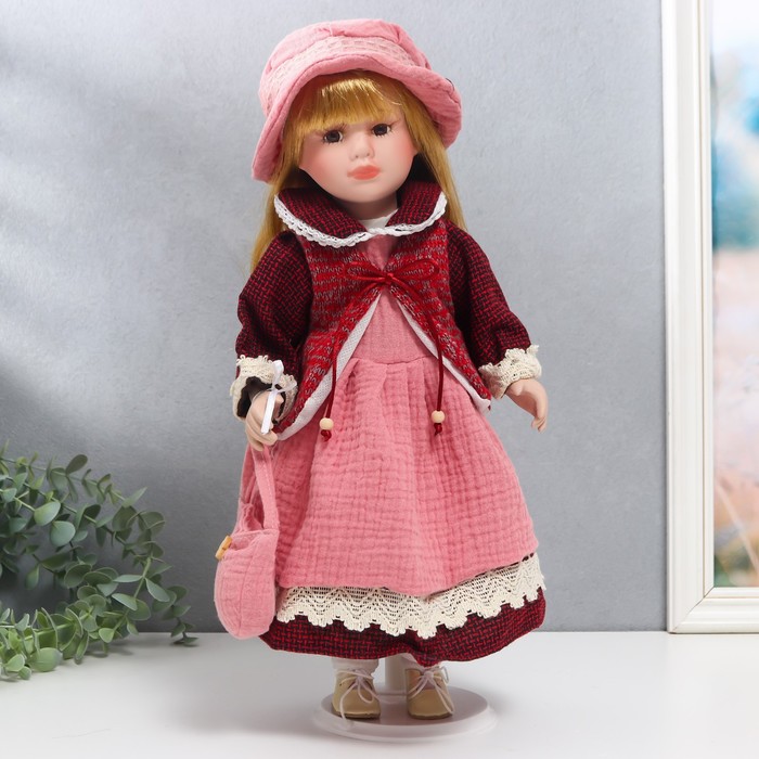 Кукла коллекционная керамика Нина в розовом платье и бордовом жакете 40 см кукла коллекционная керамика машенька в коралловом платье и бордовом жакете 40 см