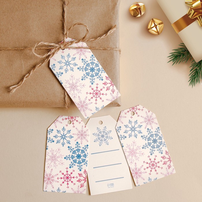 открытка шильдик на подарок персонаж голография 5 × 7 см Открытка-шильдик на подарок «Снежинки», 5 × 9 см