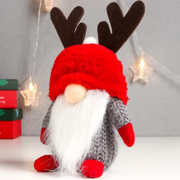 Кукла интерьерная "Дед Мороз в красной шапке с рожками" 20х13х11 см