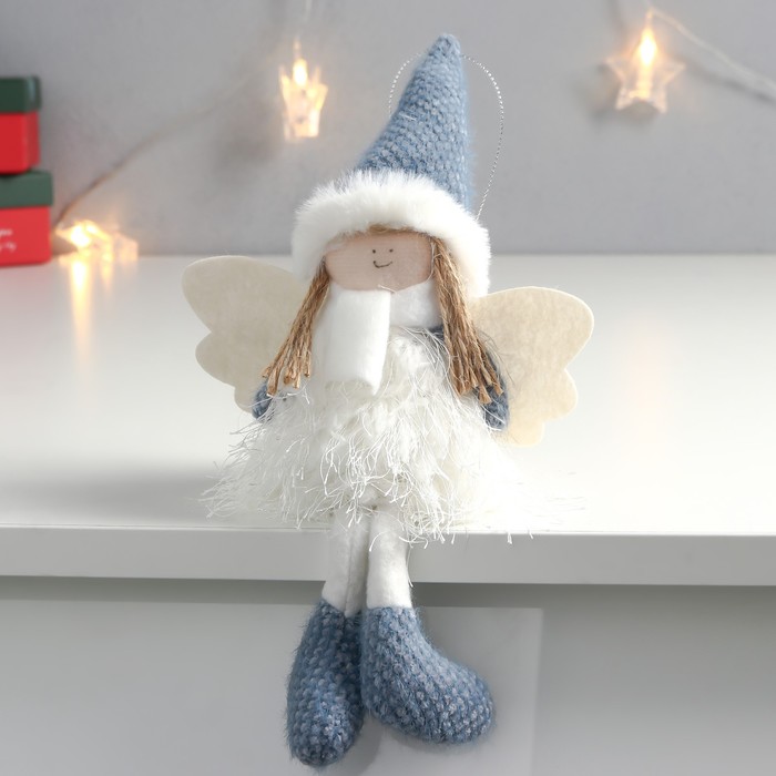 Кукла интерьерная Ангелочек в шубке из травки, в синем колпаке и сапожках 30х15х5 см