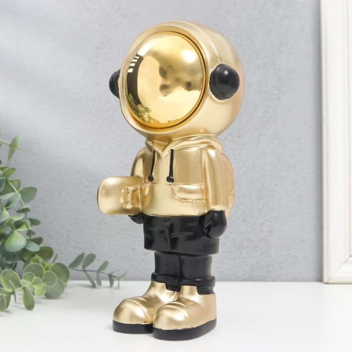 Сувенир полистоун "Космонавт со скейтом" золото с чёрным 12х10х24 см 9088487