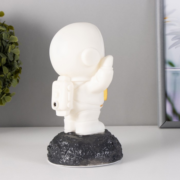 Ночник Космонавт LED USB МИКС 7,5х7,5х17,5 см 7823699