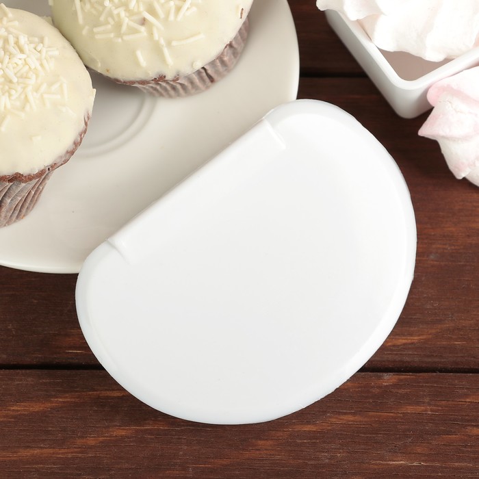 Скребок кондитерский 10х7 см