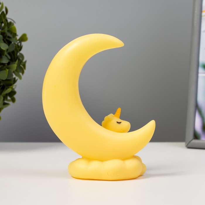 Ночник "Луна и единорог" LED от батареек желтый 5,5х10х14 см 9104601