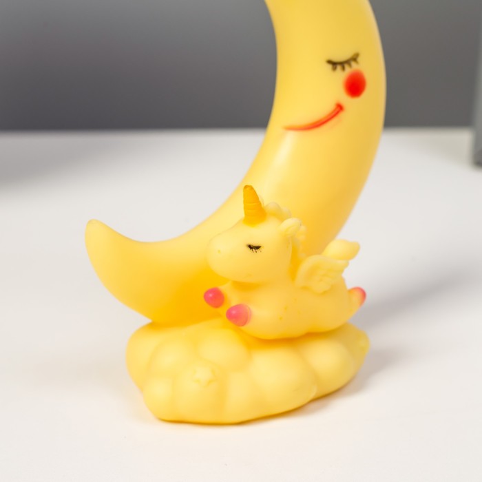 Ночник "Луна и единорог" LED от батареек желтый 5,5х10х14 см 9104601