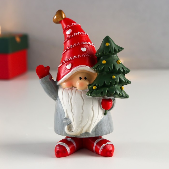 Сувенир полистоун Дед Мороз с ёлочкой 11,5х6,5х5 см