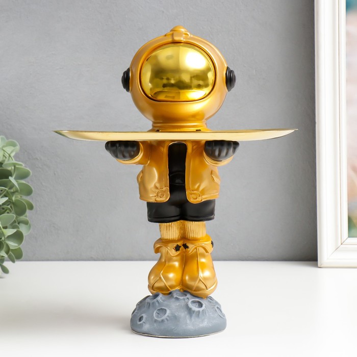 Сувенир полистоун подставка "Космонавт на астероиде" золотой 29х17х22,5 см
