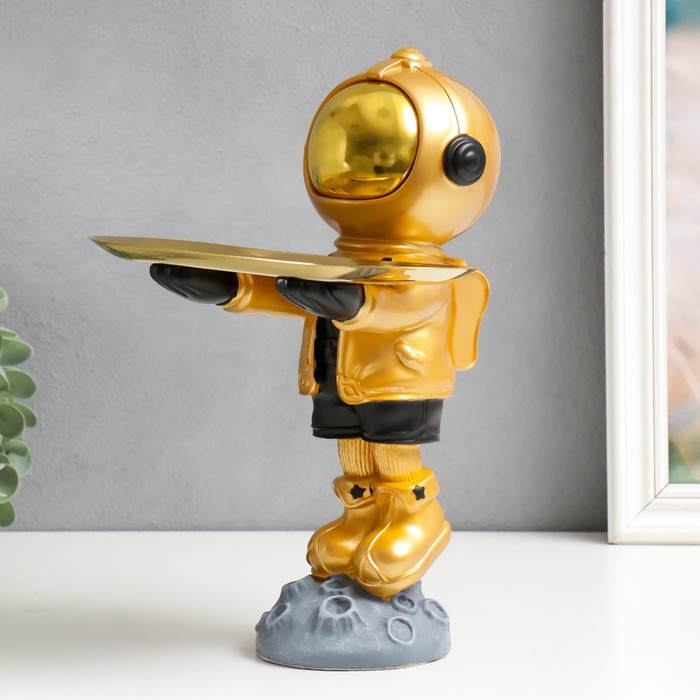 Сувенир полистоун подставка "Космонавт на астероиде" золотой 29х17х22,5 см 9045880