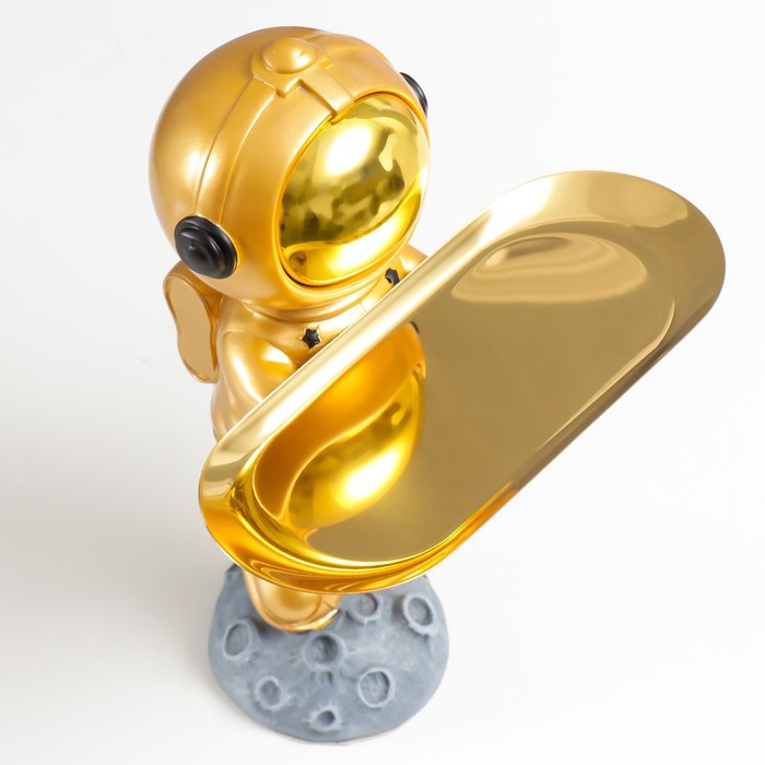 Сувенир полистоун подставка "Космонавт на астероиде" золотой 29х17х22,5 см 9045880