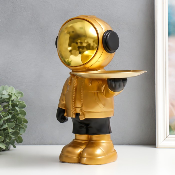 Сувенир полистоун подставка "Космонавт в куртке" золотой 36х27х20 см 9045884