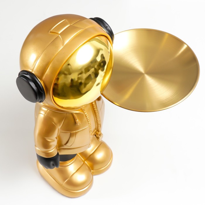 Сувенир полистоун подставка "Космонавт в куртке" золотой 36х27х20 см 9045884