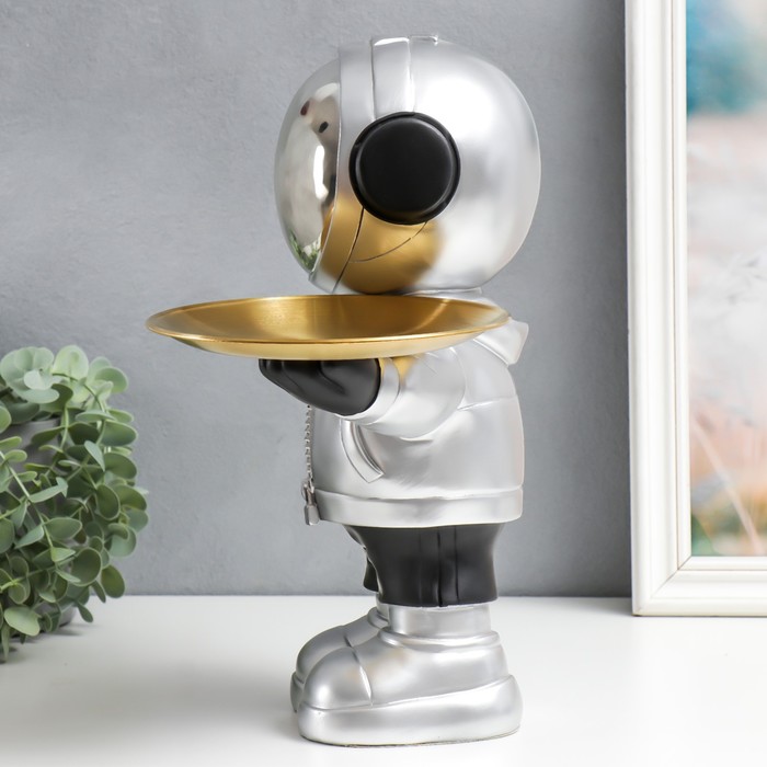 Сувенир полистоун подставка "Космонавт в куртке" серебро 36х27х20 см 9045885