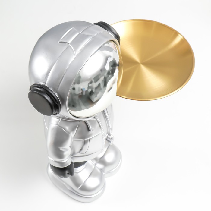 Сувенир полистоун подставка "Космонавт в куртке" серебро 36х27х20 см 9045885