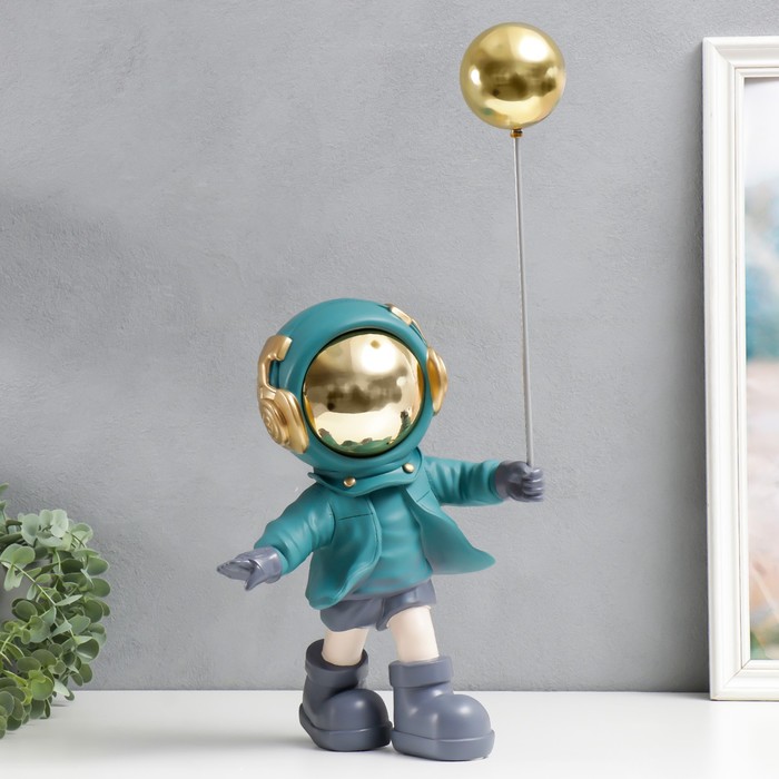 Сувенир полистоун "Космонавт с воздушным шариком" голубой 48х30х35 см