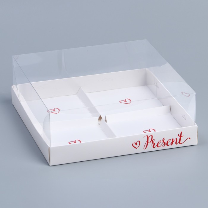 Коробка кондитерская для муссовых пирожных «Present», 17.8 х 17.8 х 6.5 см