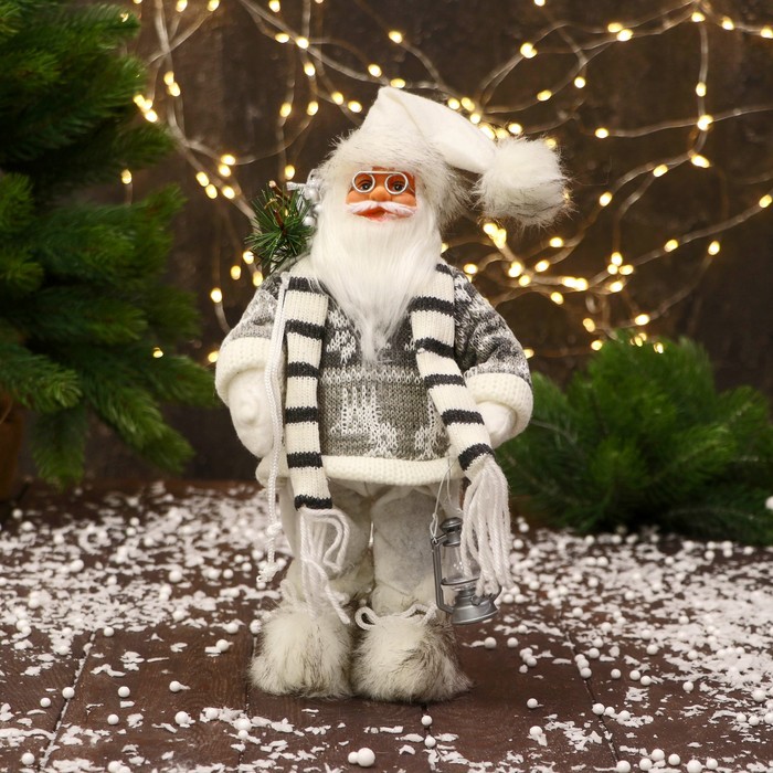дед мороз в полосатом шарфе и с фонариком 44 см бело красный Дед Мороз В полосатом шарфе и с фонариком 30 см, серо-белый