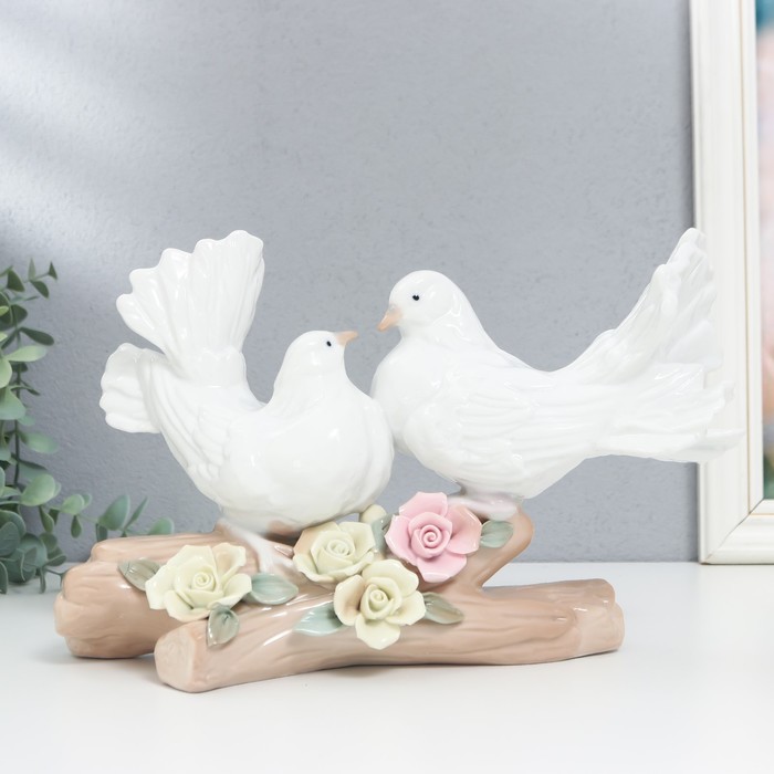 Сувенир керамика Два голубя на ветке с цветами 28 см