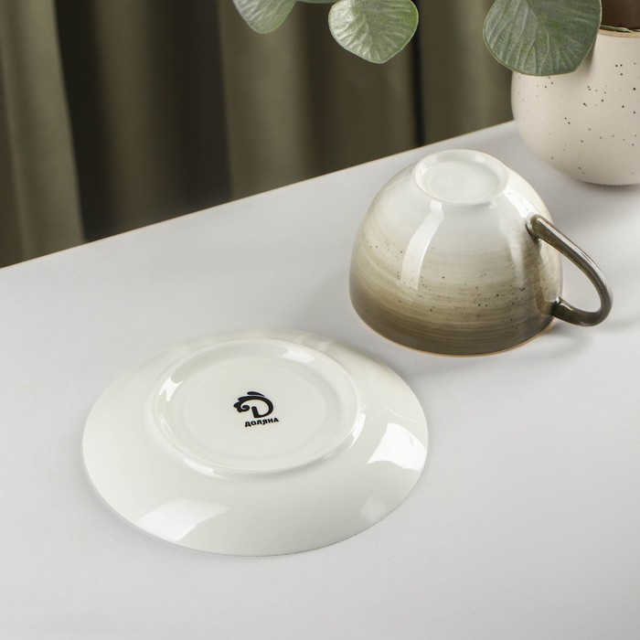 Чайная пара фарфоровая Доляна «Млечный путь», чашка 220 мл, блюдце 13,5 см, цвет зелёный 7435991