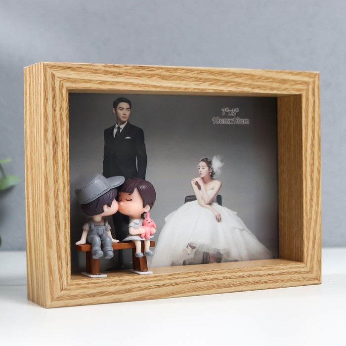 

Фоторамка дерево 13х18 см "Поцелуй на скамеечке" 3,8х19х14 см