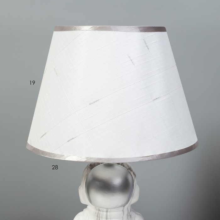 Настольная лампа "Космонавт" Е14 40Вт серебро 22х22х44,5 см 9068940