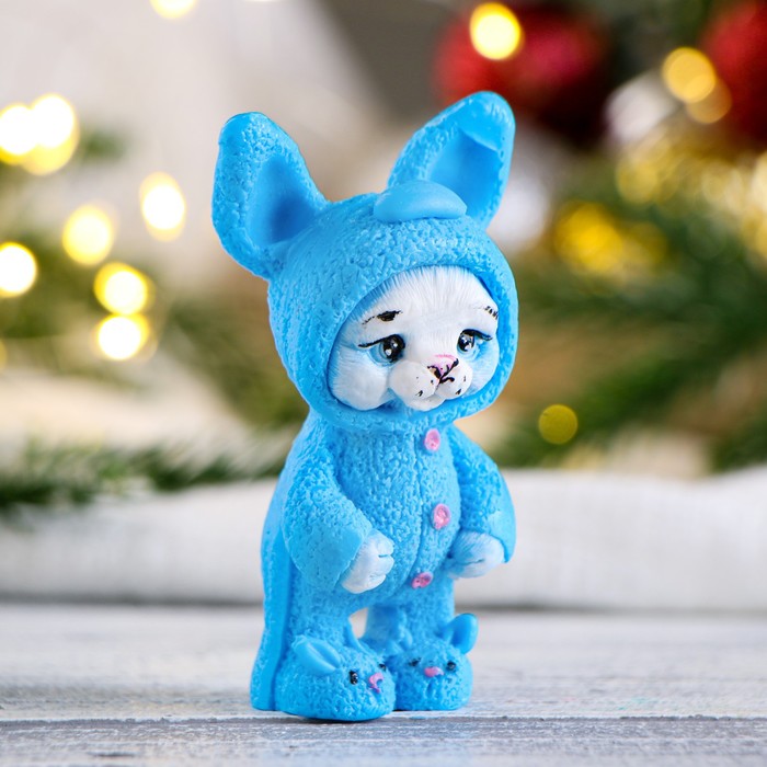 фото Фигурное мыло "кролик в костюмчике" 50гр, голубой мыло ручной работы