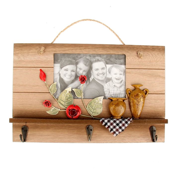 Фоторамка с крючками "Кувшины на подоконнике" для фото 10х15 см