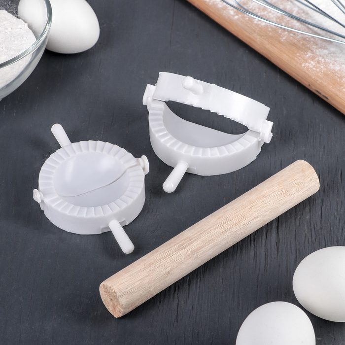 Набор для лепки пельменей 3 предмета (формы d 6, 8 см, скалка деревянная 17 см)