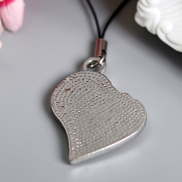 Подвеска для телефона "Сердце с цветком"