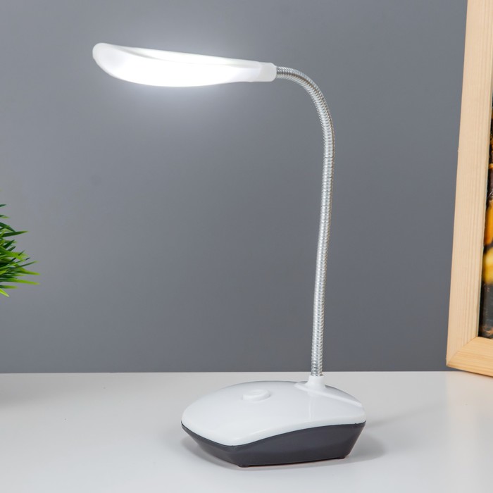 

Настольная лампа "Рендо" LED 2Вт от батареек 3хААА белый 11,5х11,5х38,5 см RISALUX
