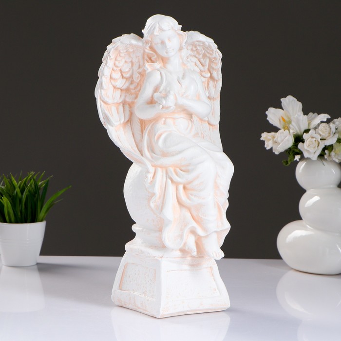 Статуэтка «Ангел с птицей» бежевая, 16 × 18 × 40 см