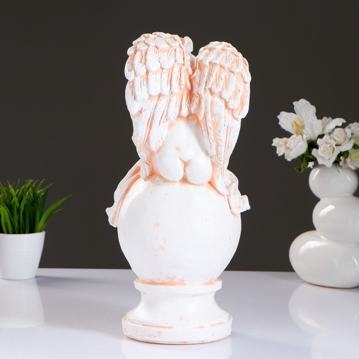 Статуэтка "Ангел спящий на шаре" античный белый