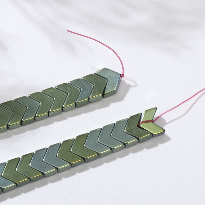 

Бусины на нити "Гематит" стрелочки 0,7*0,7см, цвет зелёный, 40см