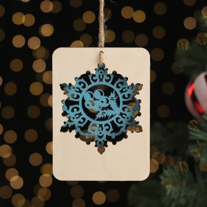 Шильдик "С Рождеством и Новым годом!" дерево, узорная, голубая снежинка, 8,2х11,5 см