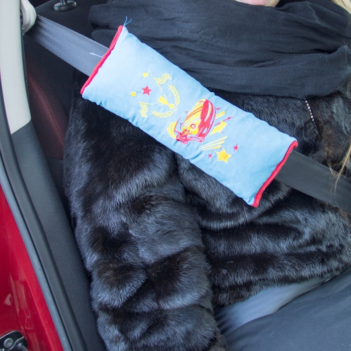 Накладка на ремень безопасности "Гонщик"