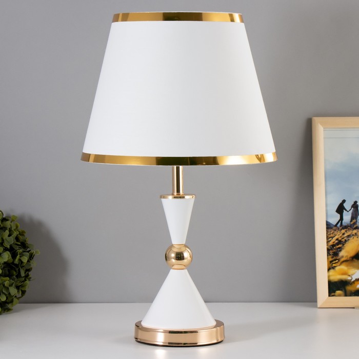 Настольная лампа Елизавета E27 40Вт бело-золотой 25х25х37 см RISALUX