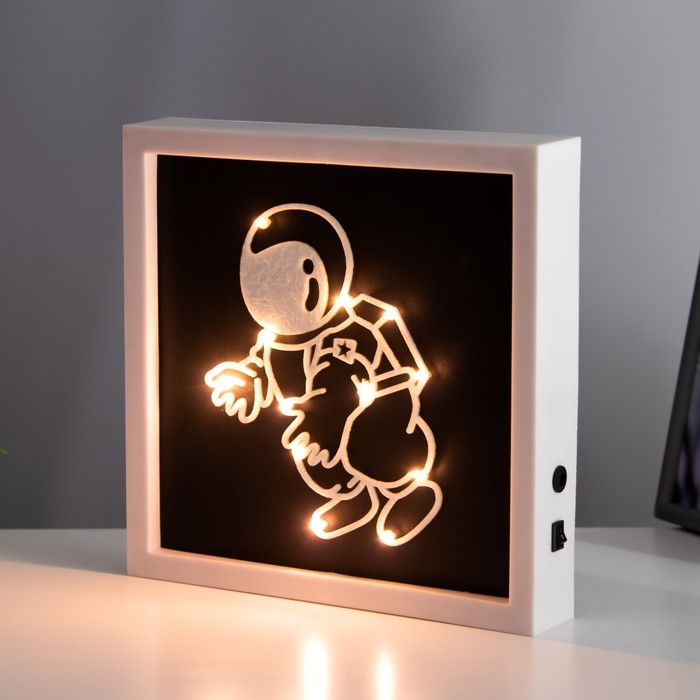 Ночник "Космонавт" LED USB от батареек 3хАА белый 24,5х24,5х3,5 см 7906936