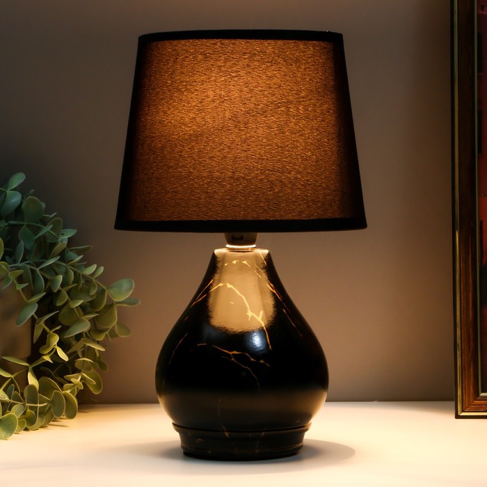 фото Настольная лампа "гелла" e14 40вт черный 18х18х29 см risalux