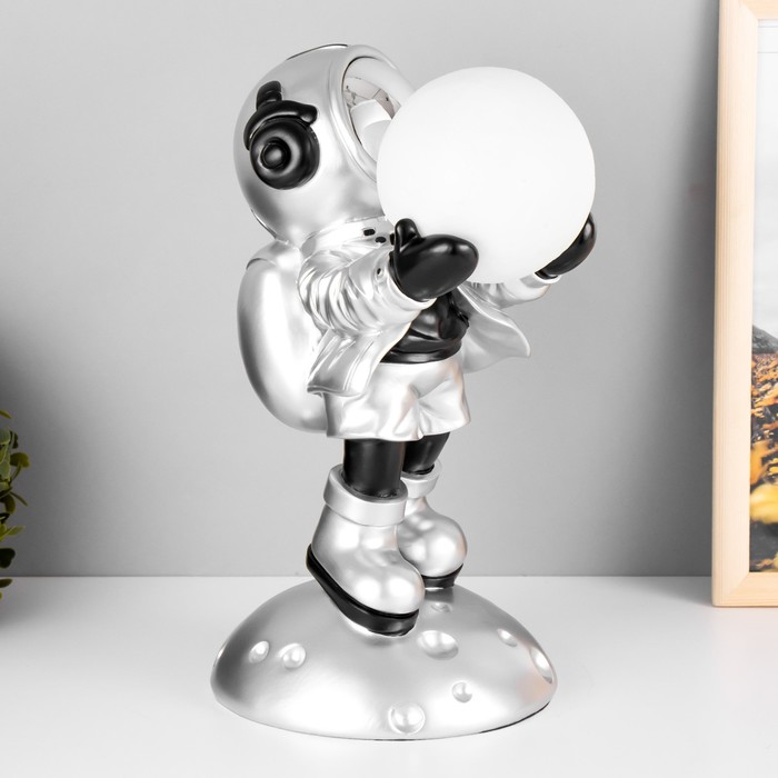 Ночник "Космонавт" LED от батареек серебро 16х16х30,5 см 9036254