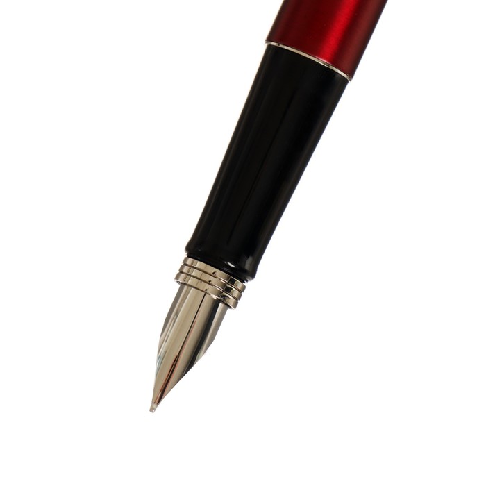 Ручка подарочная перьевая в кожзам футляре ПБ J, корпус бордо с серебром