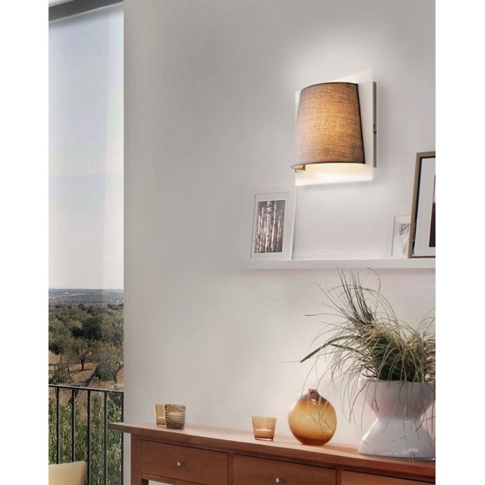 

Бра SERRAVALLE, 1x5,4Вт LED, 3000K, 410лм, цвет белый