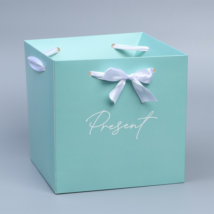 Коробка подарочная с лентами «Present», 19 х 19 х 19 см подарочная коробка valentine s day квадратная 19 х 19 х 10 см