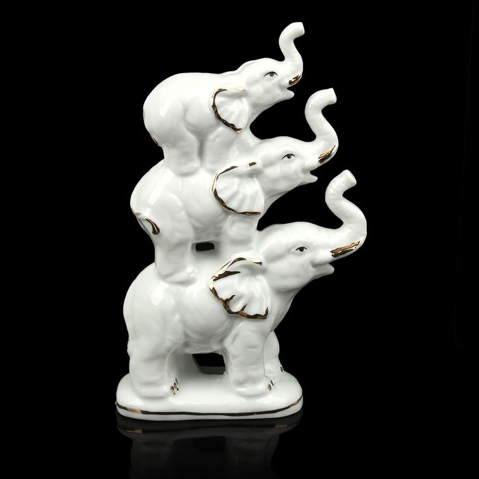 Сувенир "Пирамидка из слонов"