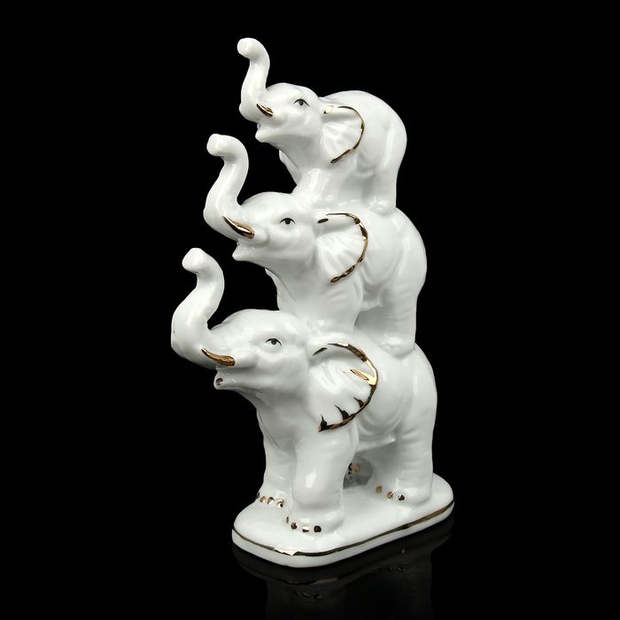 Сувенир "Пирамидка из слонов"