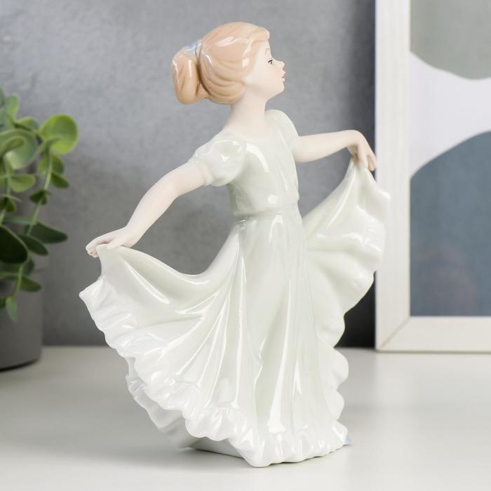 Сувенир "Танцующая девочка"