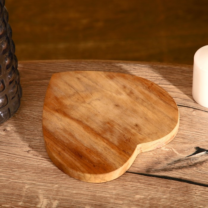 фото Доска разделочная "сердце" 20х20х2 см, тиковое дерево