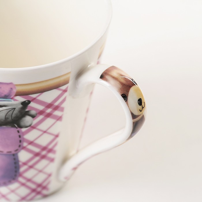 Кружка 300 мл "Мишка в кармане", цвета МИКС