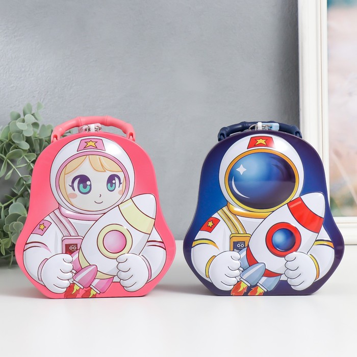 

Копилка металл с замочком "Космонавт мальчик/девочка" МИКС 6,5х15,5х16,6 см