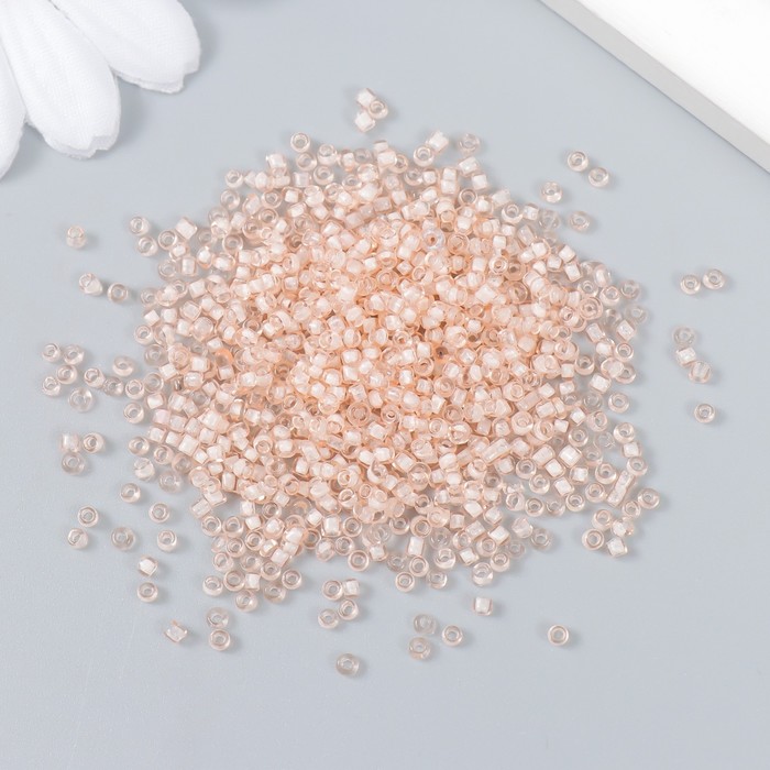 

Бисер "Астра" 11/0, 20 гр (9А-3 бежевый/прозрачный с цветным центром)