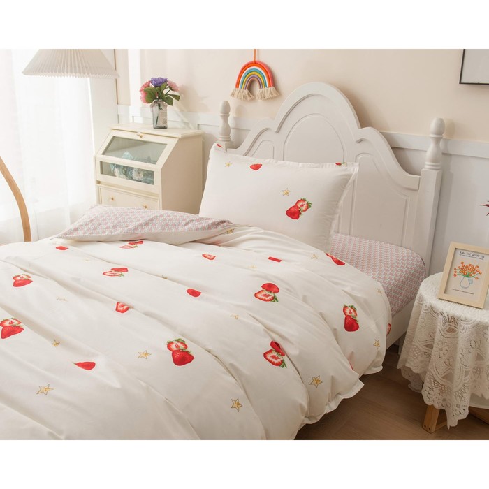 

Постельное бельё детское Strawberry, размер 160х230 см, 160х220 см, 50х70 см