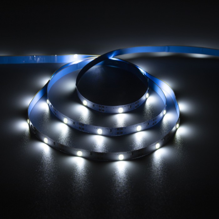 Светодиодная лента Luazon Lighting 3 м, IP20, SMD2835, 30 LED/м, 3хААА, 6000К светодиодная лента дюралайт luazon lighting 1589823 10 мм круглый 5 м чейзинг
